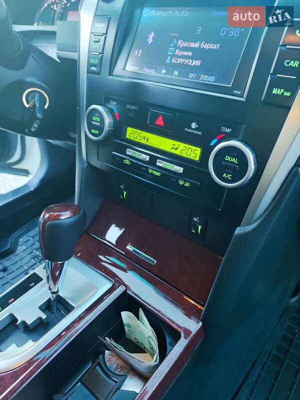 Седан Toyota Camry 2012 в Першотравенске