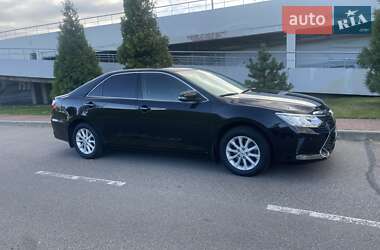 Седан Toyota Camry 2017 в Киеве