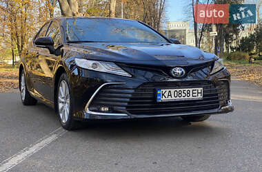 Седан Toyota Camry 2022 в Черновцах