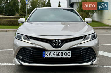 Седан Toyota Camry 2017 в Киеве