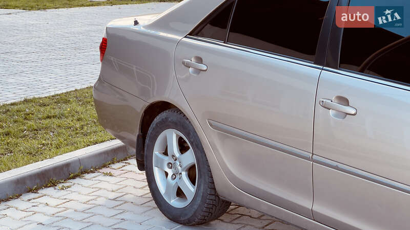 Седан Toyota Camry 2005 в Збараже