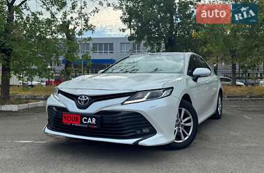 Седан Toyota Camry 2018 в Києві