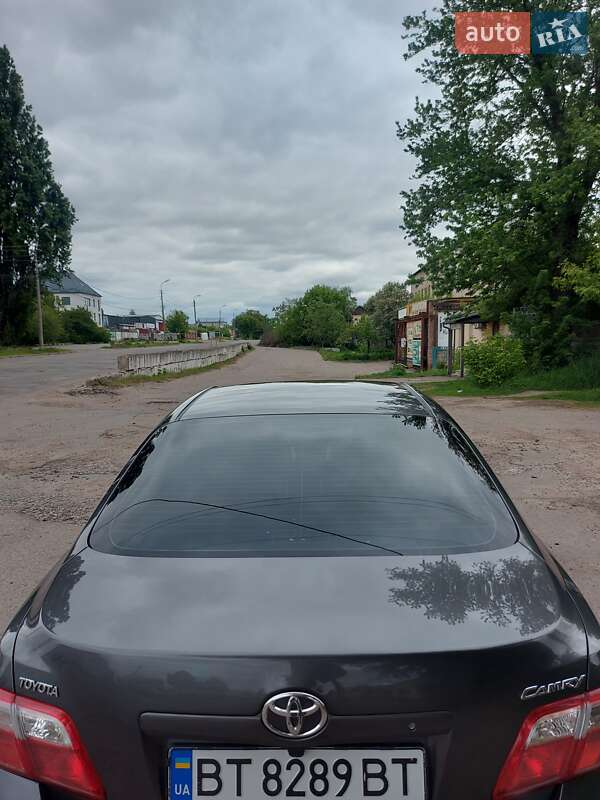 Седан Toyota Camry 2008 в Чернигове
