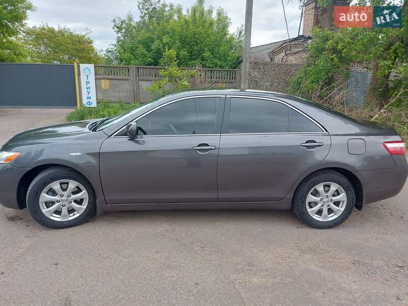 Седан Toyota Camry 2008 в Чернигове