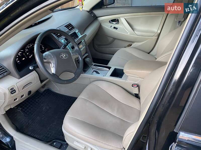 Седан Toyota Camry 2007 в Киеве
