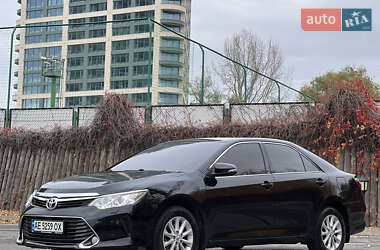 Седан Toyota Camry 2017 в Днепре