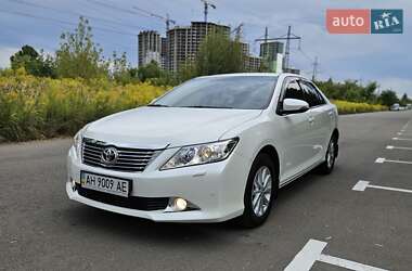 Седан Toyota Camry 2013 в Киеве