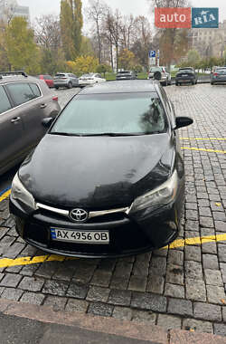 Седан Toyota Camry 2016 в Киеве