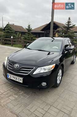 Седан Toyota Camry 2011 в Чернигове