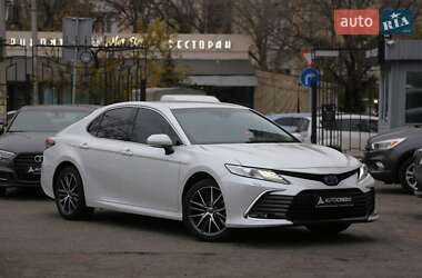 Седан Toyota Camry 2021 в Киеве