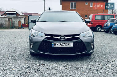 Седан Toyota Camry 2015 в Хмельницком