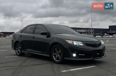 Седан Toyota Camry 2013 в Днепре