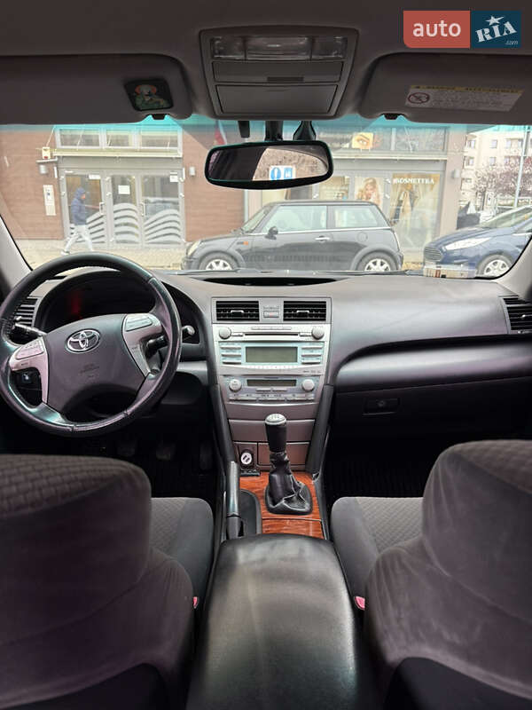 Седан Toyota Camry 2008 в Львове