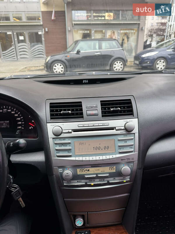 Седан Toyota Camry 2008 в Львове