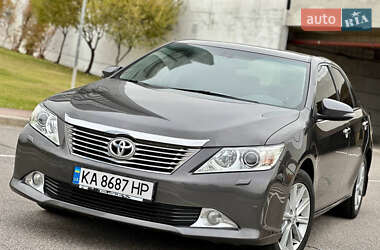 Седан Toyota Camry 2011 в Києві