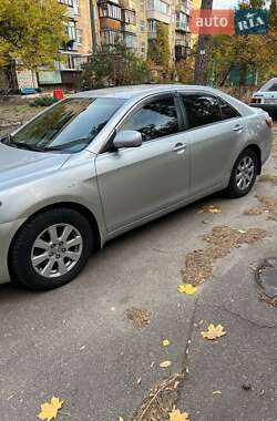 Седан Toyota Camry 2006 в Киеве