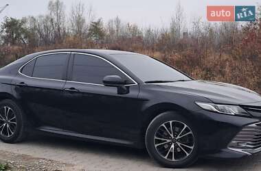 Седан Toyota Camry 2018 в Львове