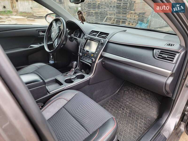Седан Toyota Camry 2015 в Полтаві