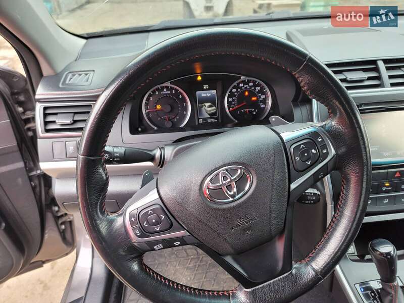Седан Toyota Camry 2015 в Полтаві