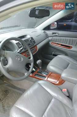 Седан Toyota Camry 2004 в 