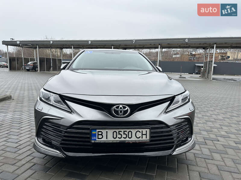 Седан Toyota Camry 2021 в Полтаве