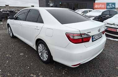 Седан Toyota Camry 2016 в Ровно