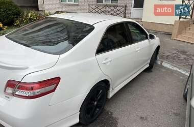 Седан Toyota Camry 2011 в Рівному