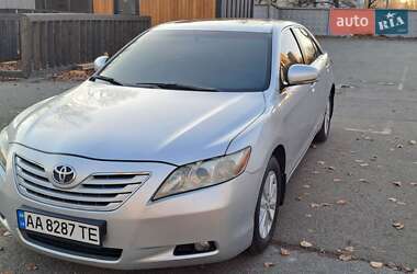 Седан Toyota Camry 2006 в Києві