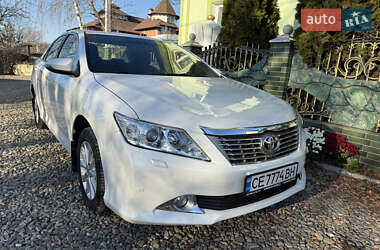 Седан Toyota Camry 2013 в Чернівцях