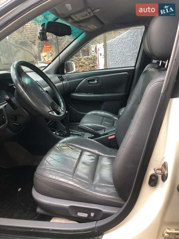 Седан Toyota Camry 2000 в Одессе