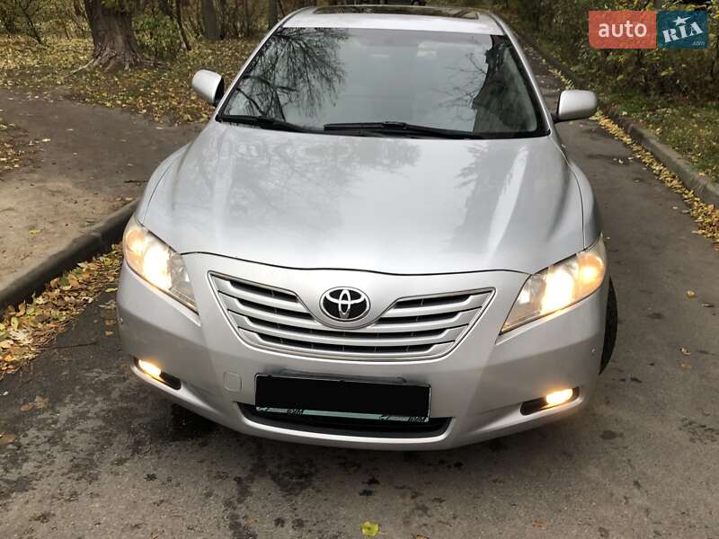 Седан Toyota Camry 2008 в Киеве