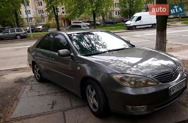 Седан Toyota Camry 2004 в Києві