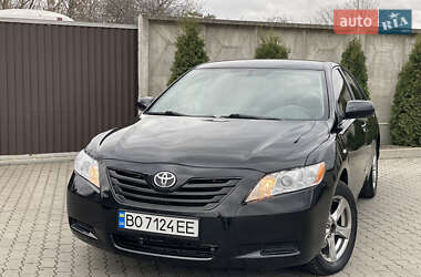 Седан Toyota Camry 2008 в Сарнах