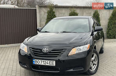 Седан Toyota Camry 2008 в Сарнах