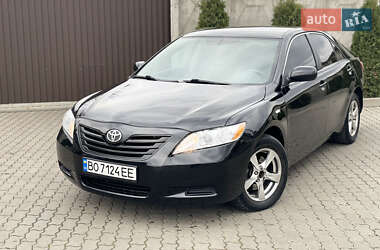 Седан Toyota Camry 2008 в Сарнах