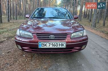 Седан Toyota Camry 1999 в 