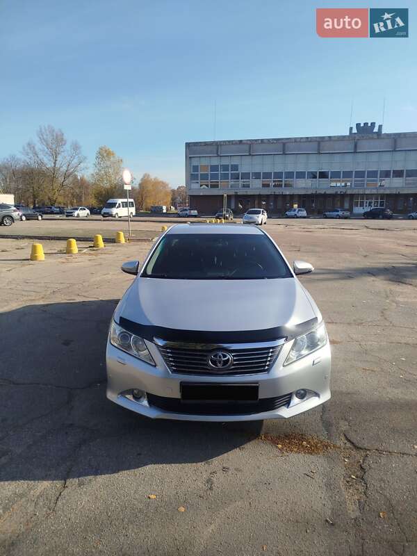 Седан Toyota Camry 2012 в Кропивницком