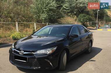 Седан Toyota Camry 2016 в Киеве