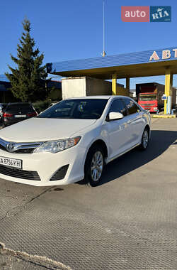 Седан Toyota Camry 2013 в Умані