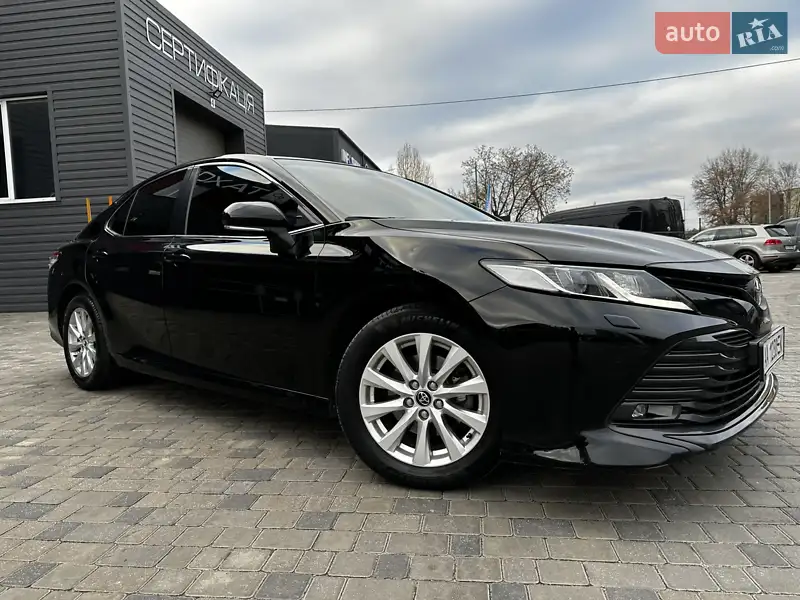 Седан Toyota Camry 2019 в 