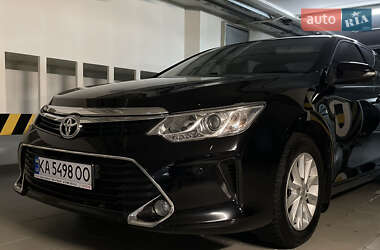 Седан Toyota Camry 2016 в Киеве