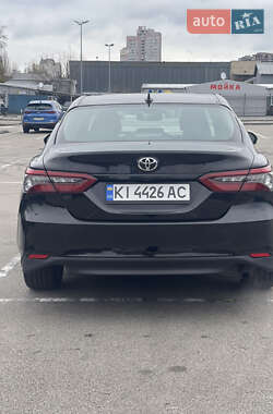 Седан Toyota Camry 2020 в Киеве