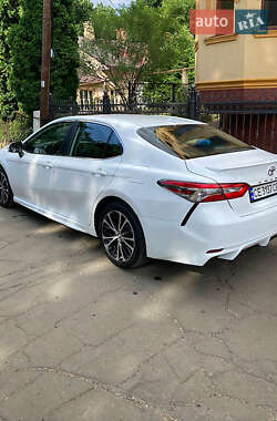 Седан Toyota Camry 2019 в Чернівцях