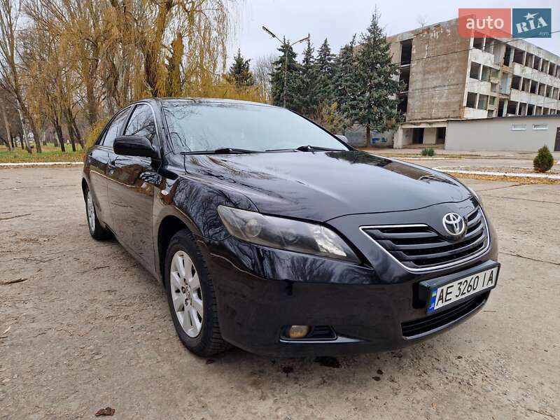 Седан Toyota Camry 2006 в Днепре