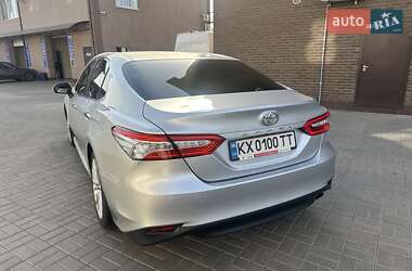 Седан Toyota Camry 2019 в Харькове