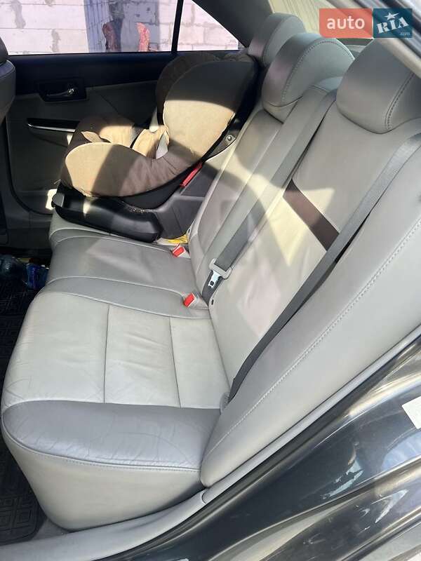 Седан Toyota Camry 2012 в Борисполі