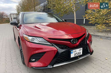 Седан Toyota Camry 2019 в Києві