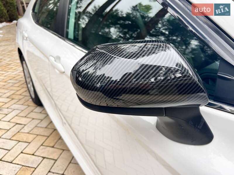 Седан Toyota Camry 2018 в Козине