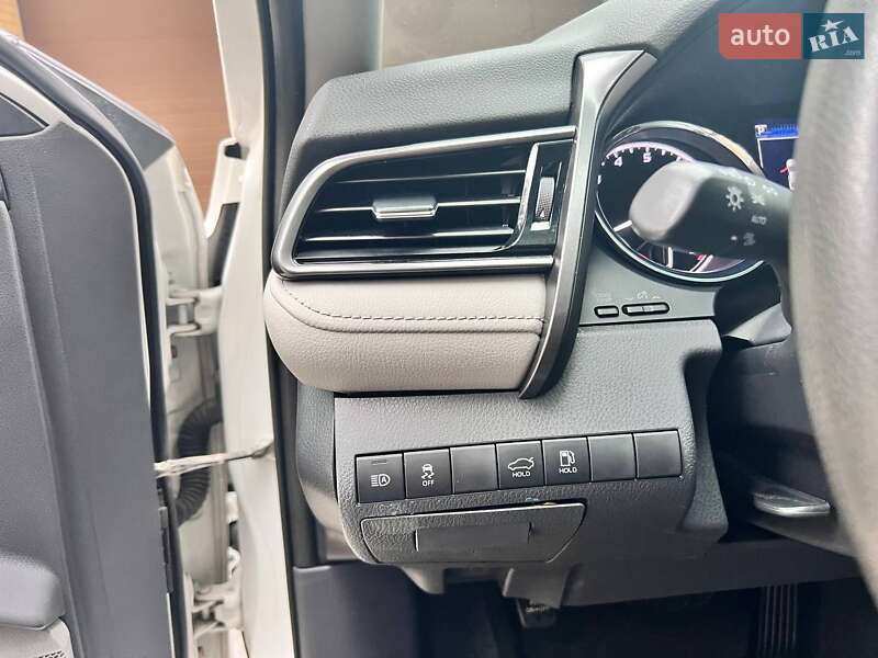 Седан Toyota Camry 2018 в Козине