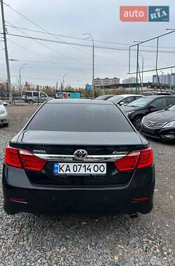 Седан Toyota Camry 2011 в Киеве